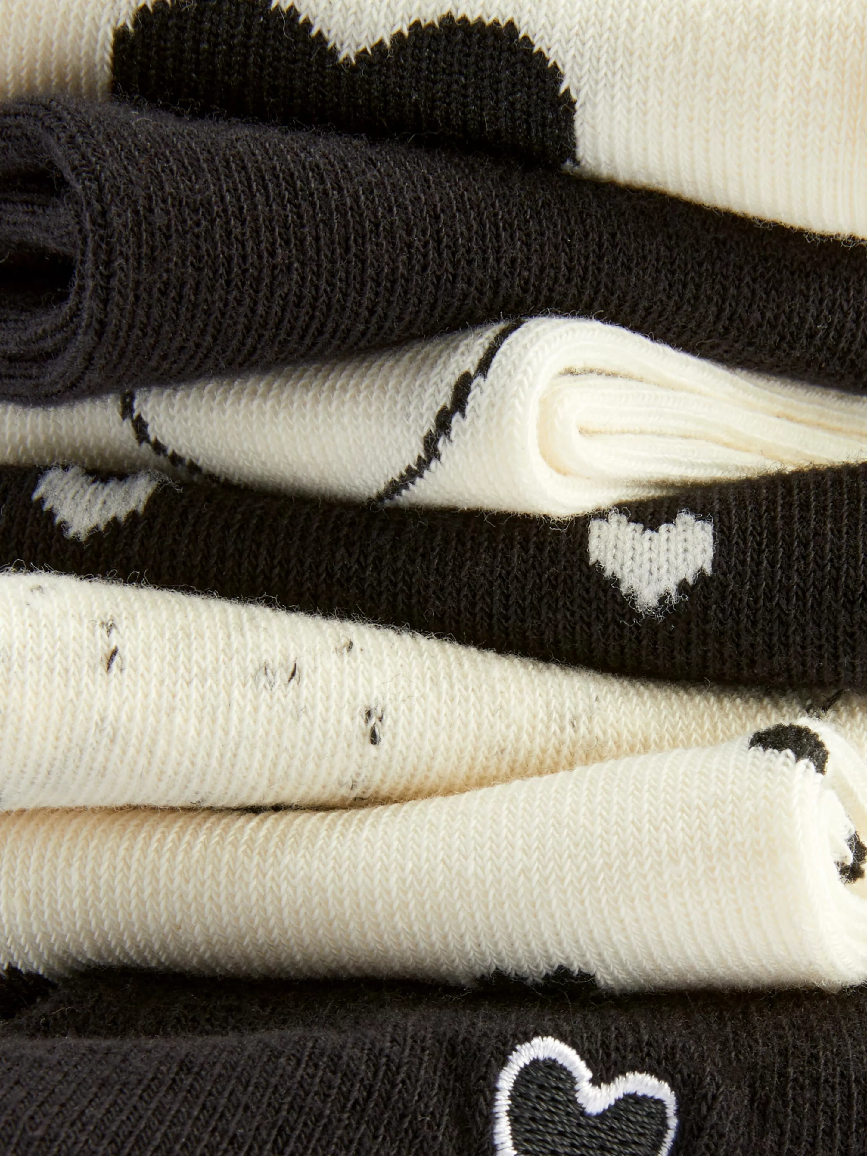 Meias*Primark Pack 7 Pares Meias Invisíveis Monocromáticas Coração Preto/Branco